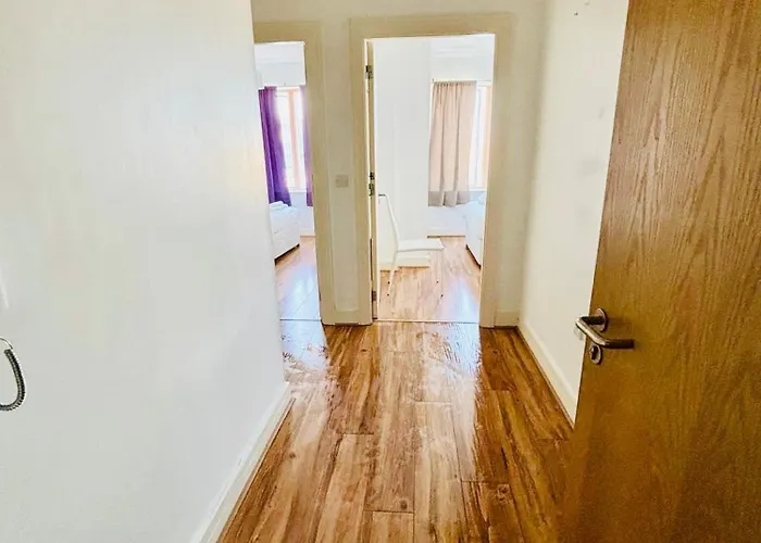 Waterfront Views 2 Beds 2 Baths شقة