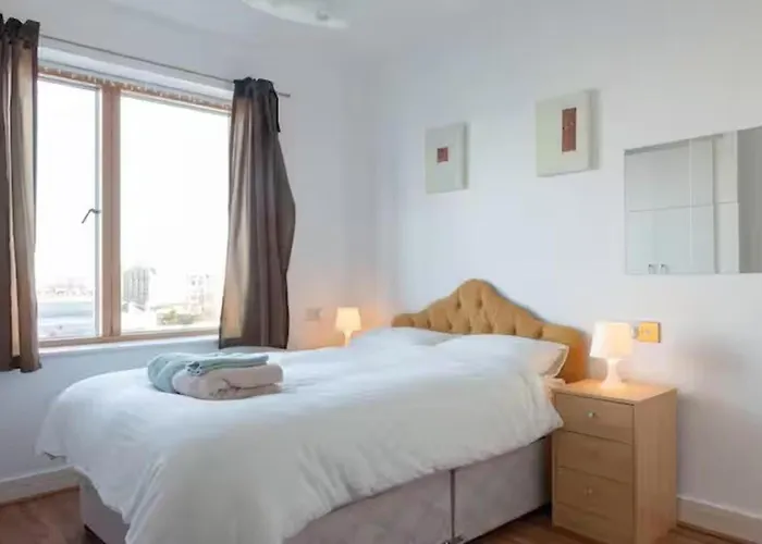 شقة Waterfront Views 2 Beds 2 Baths