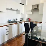 Waterfront Views 2 Beds 2 Baths Appartamento Dublino