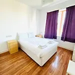 Waterfront Views 2 Beds 2 Baths Appartamento