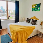 Waterfront Views 2 Beds 2 Baths Appartement