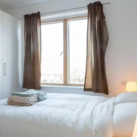 Super Grand Water Front View 2 Beds 2 Baths Dublin