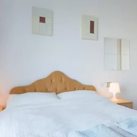 Waterfront Views 2 Beds 2 Baths Διαμέρισμα *
