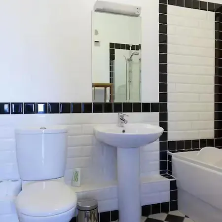 Apartment Super Grand Water Front View 2 Beds 2 Baths *