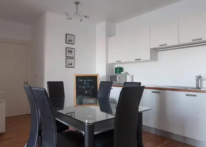 Super Grand Water Front View 2 Beds 2 Baths 아파트 더블린