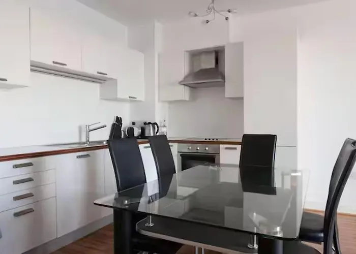 Super Grand Water Front View 2 Beds 2 Baths * 더블린