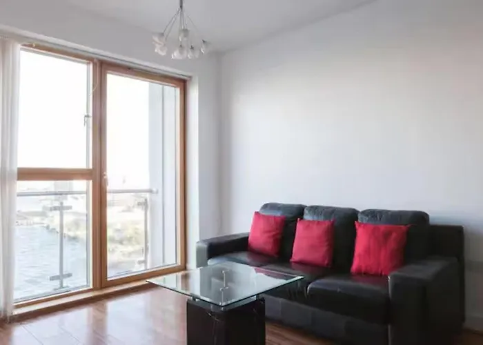 아파트 Super Grand Water Front View 2 Beds 2 Baths 더블린