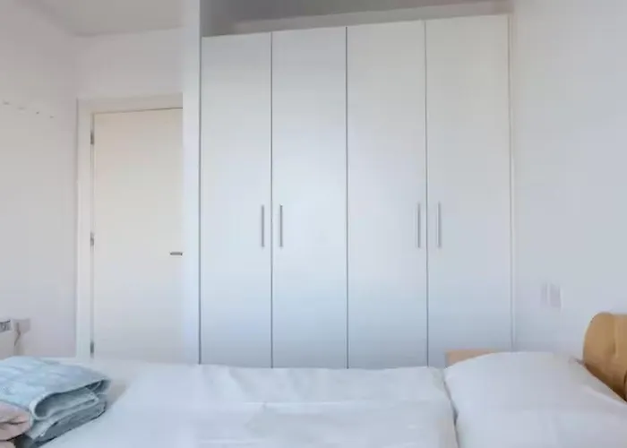 Super Grand Water Front View 2 Beds 2 Baths Dublin