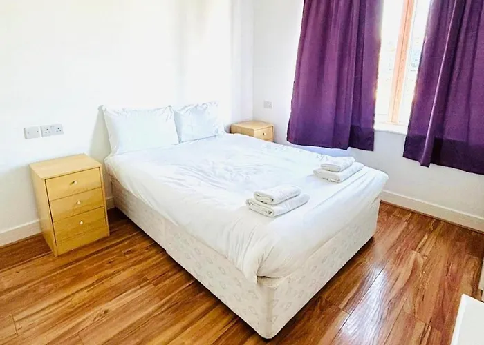 Apartman Super Grand Water Front View 2 Beds 2 Baths *